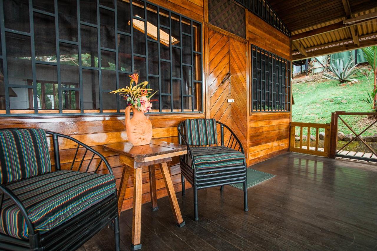 Pacific Edge Eco Lodge Доминикал Екстериор снимка