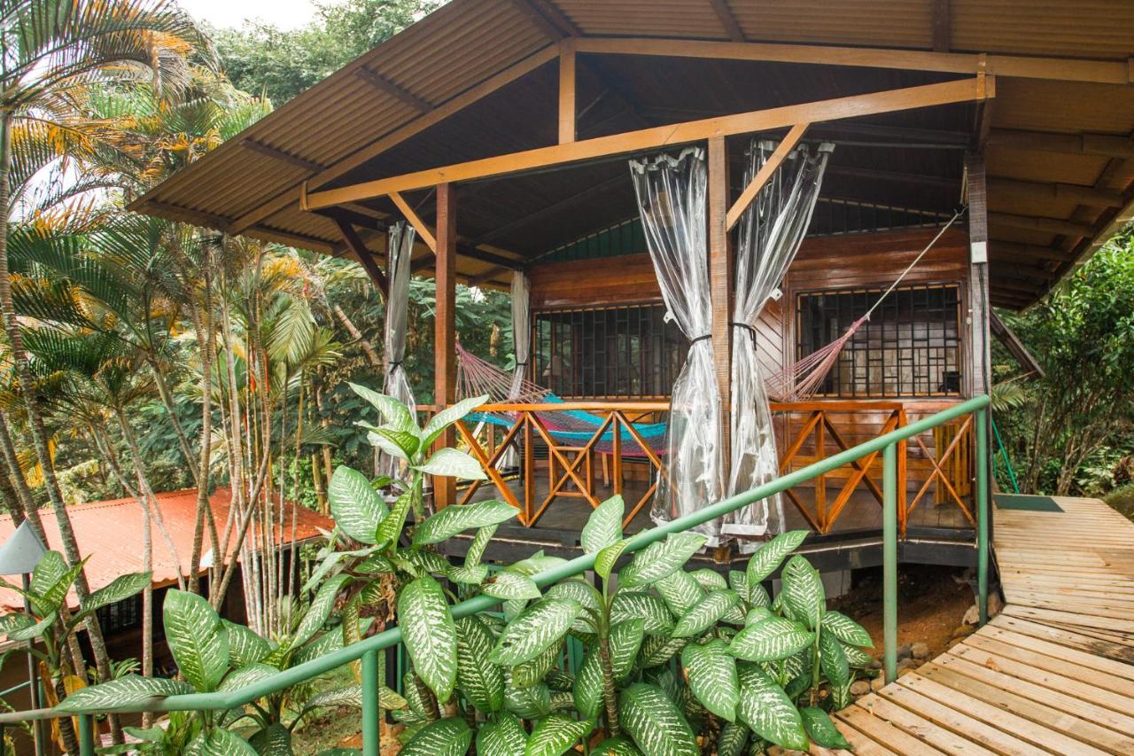 Pacific Edge Eco Lodge Доминикал Екстериор снимка