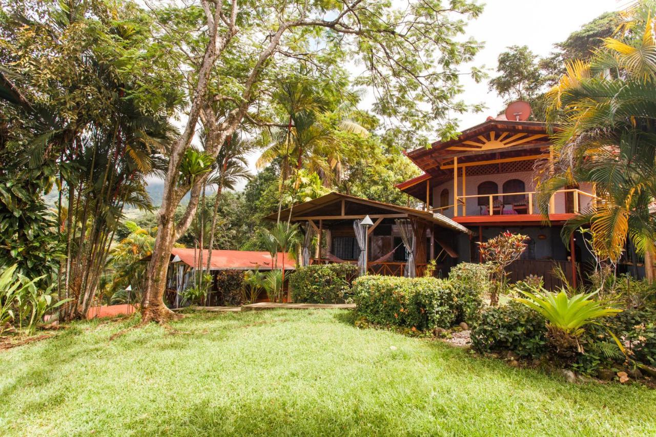 Pacific Edge Eco Lodge Доминикал Екстериор снимка