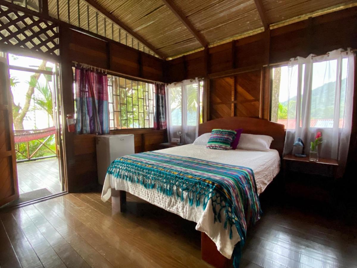 Pacific Edge Eco Lodge Доминикал Екстериор снимка