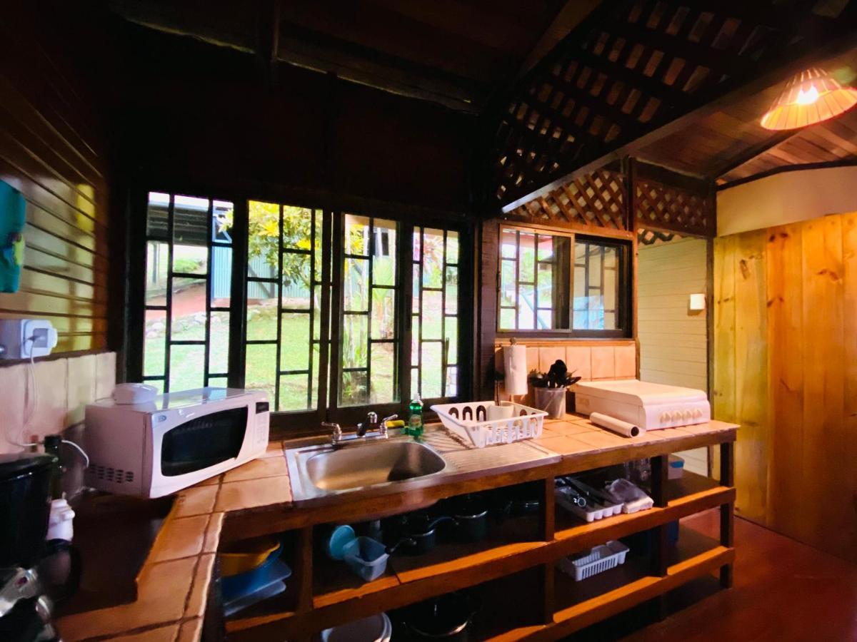 Pacific Edge Eco Lodge Доминикал Екстериор снимка