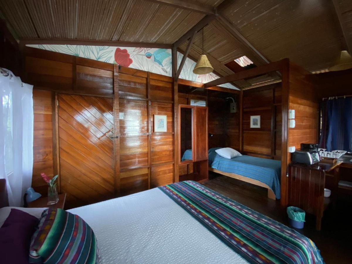 Pacific Edge Eco Lodge Доминикал Екстериор снимка