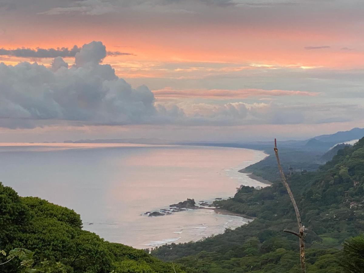 Pacific Edge Eco Lodge Доминикал Екстериор снимка